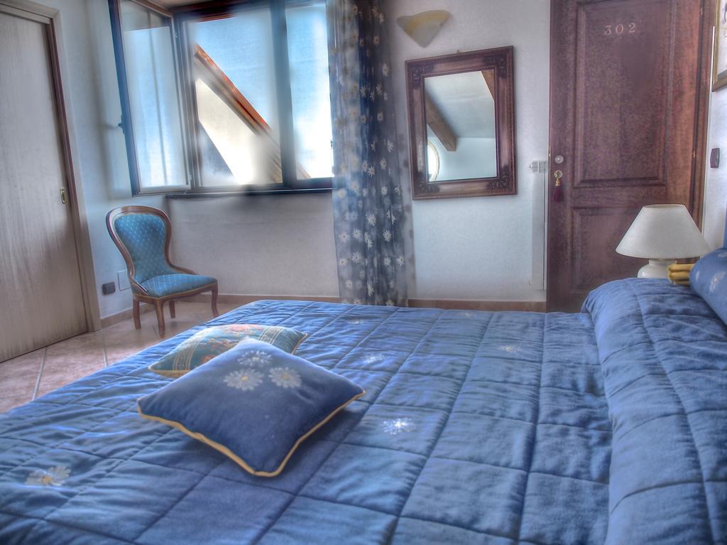 אג'רולה Villa Donna Fausta חדר תמונה